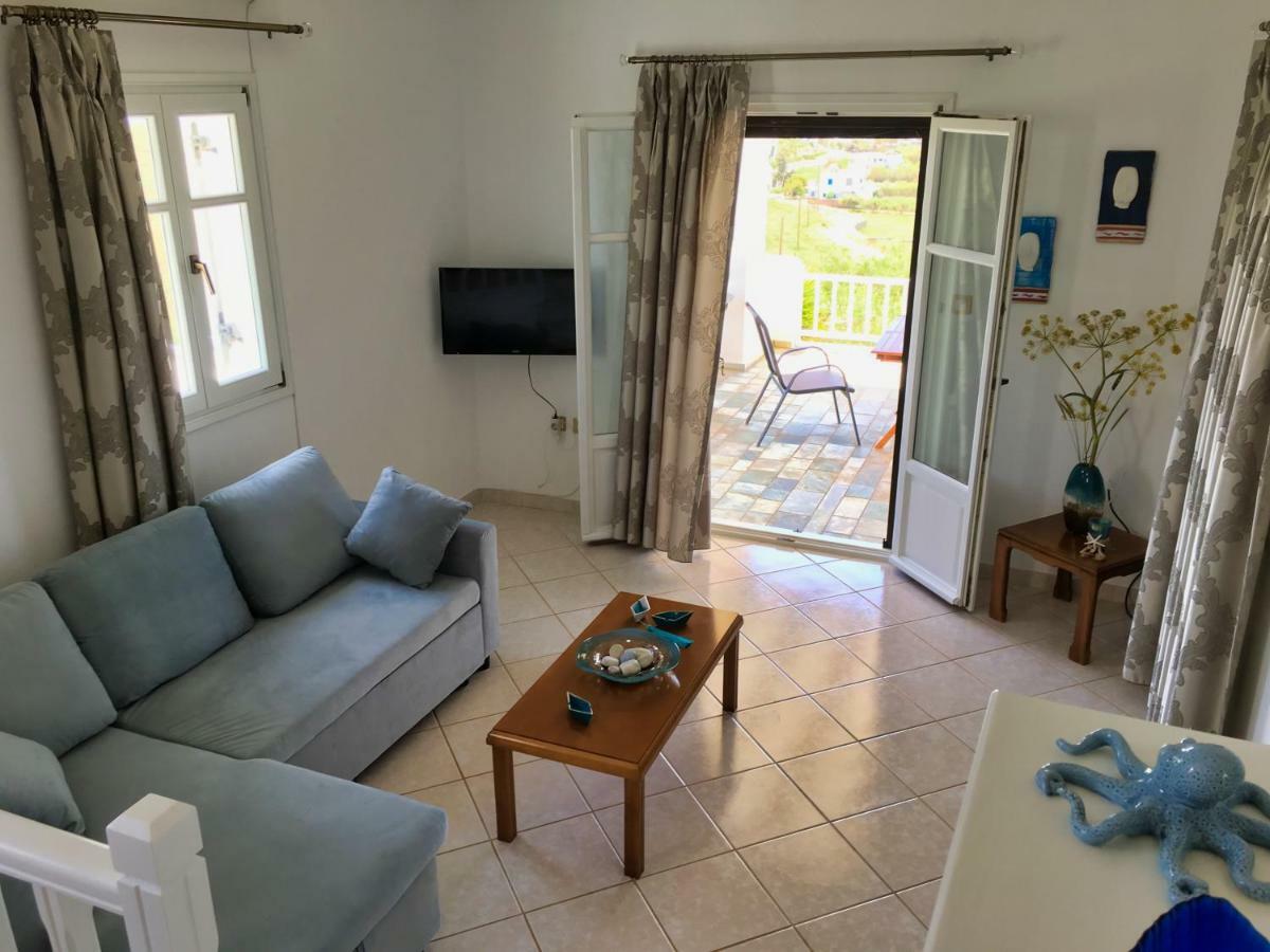 Anthoula'S Sea View Apartment Piso Livadi Exterior photo