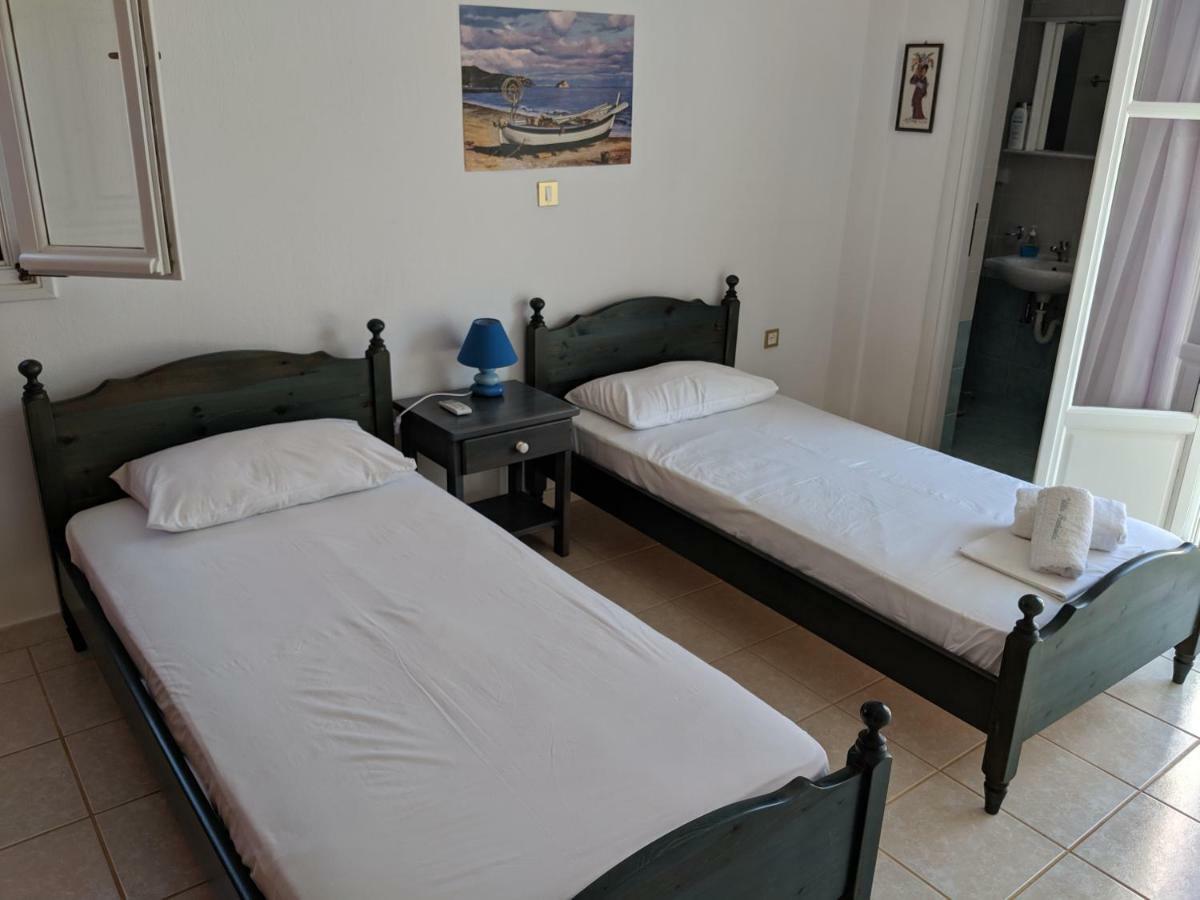 Anthoula'S Sea View Apartment Piso Livadi Exterior photo