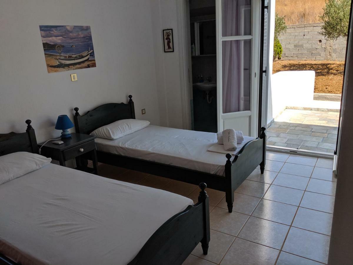 Anthoula'S Sea View Apartment Piso Livadi Exterior photo